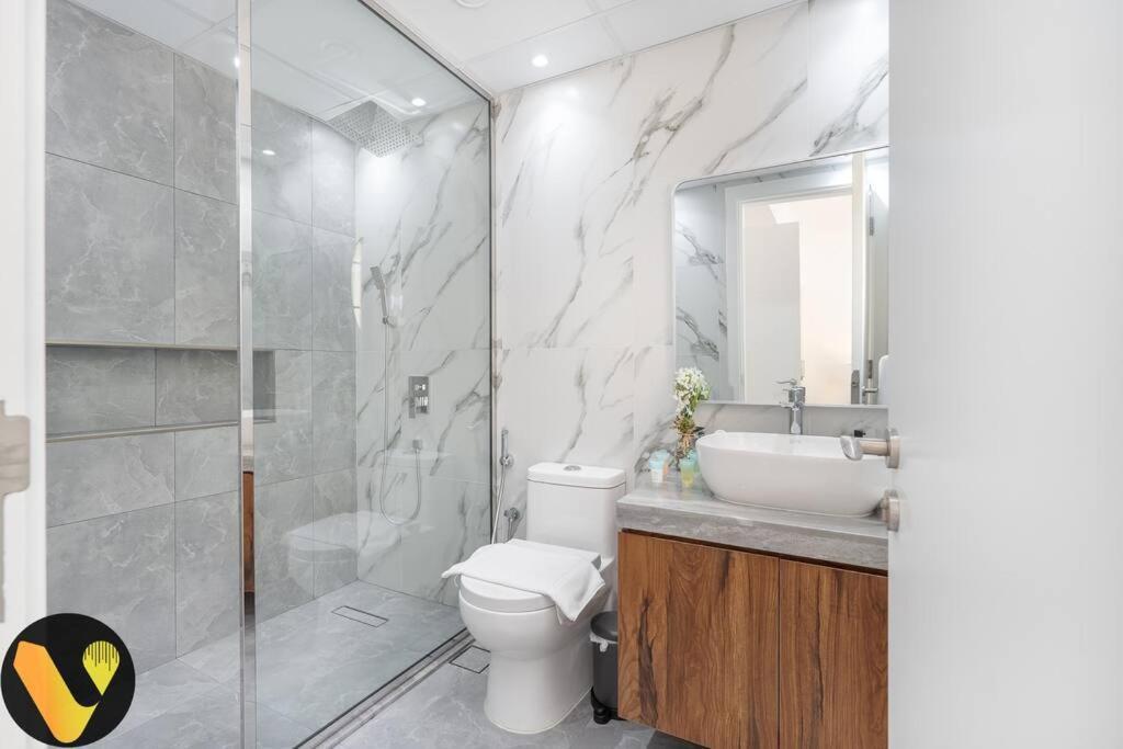 Villa Vogue Near Golf/ski Dubai/ Ibn Battuta Mall *