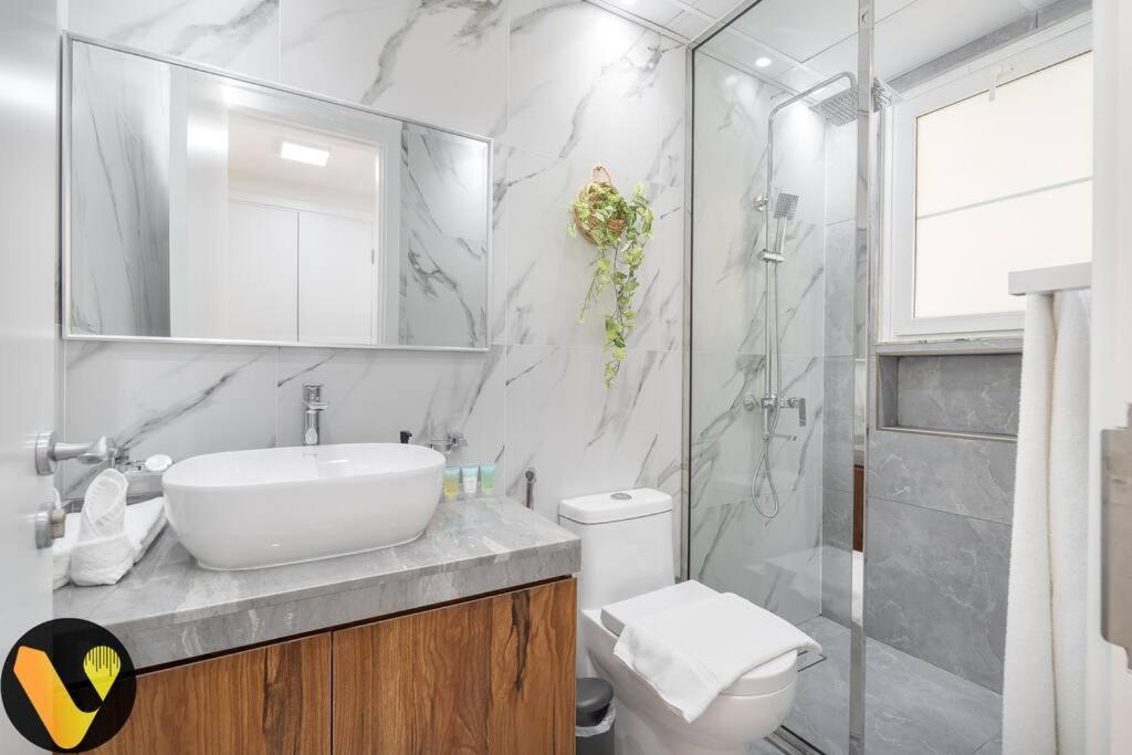 Villa Vogue Near Golf/ski Dubai/ Ibn Battuta Mall