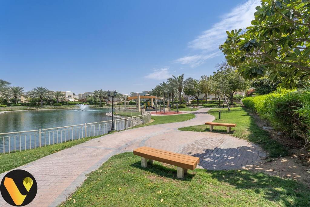 Vogue Near Golf/ski Dubai/ Ibn Battuta Mall Villa Dubai