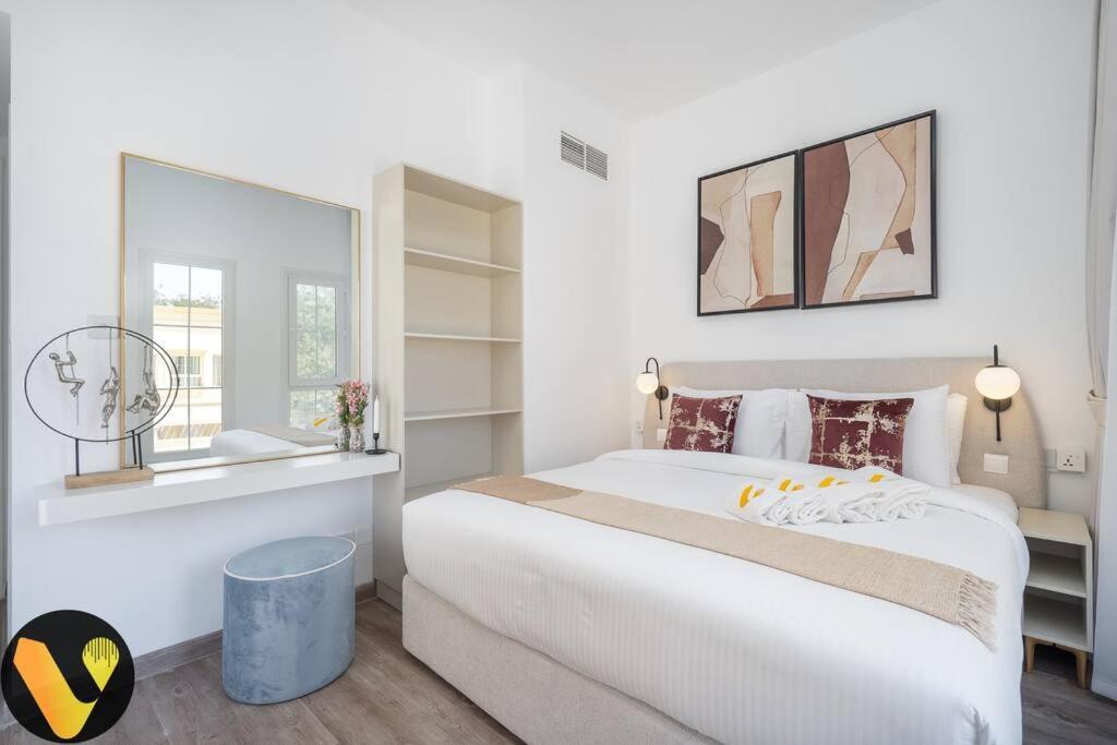 Villa Vogue Near Golf/ski Dubai/ Ibn Battuta Mall