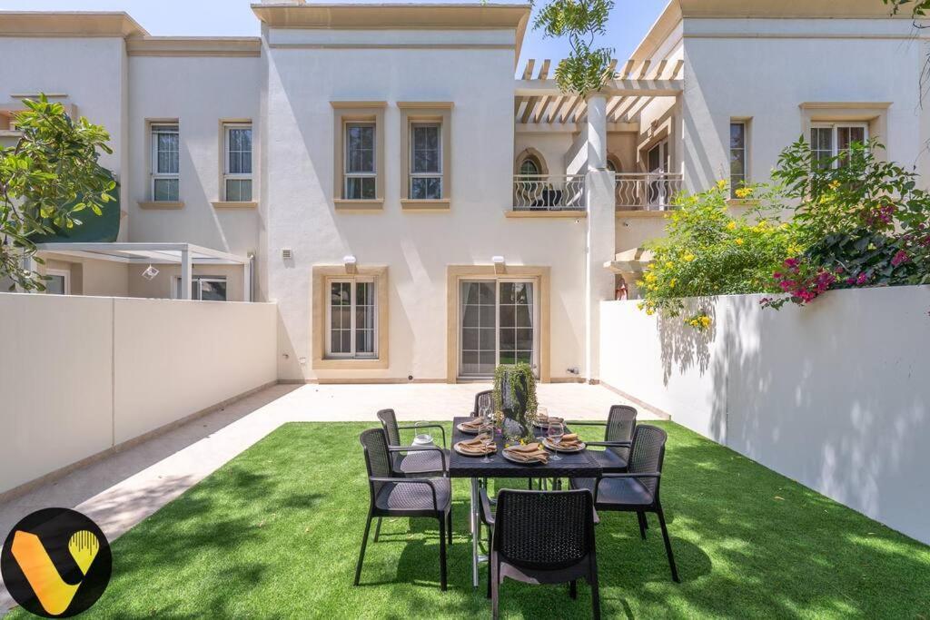 Villa Vogue Near Golf/ski Dubai/ Ibn Battuta Mall Dubai